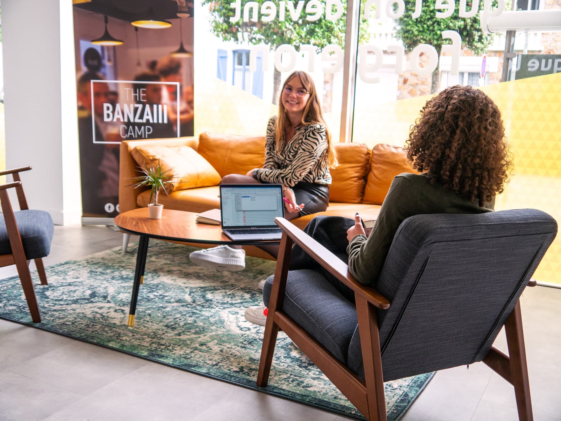 Salariés et coworking : pourquoi choisir un bureau d’entreprise à proximité de la Gare d’Angers ?