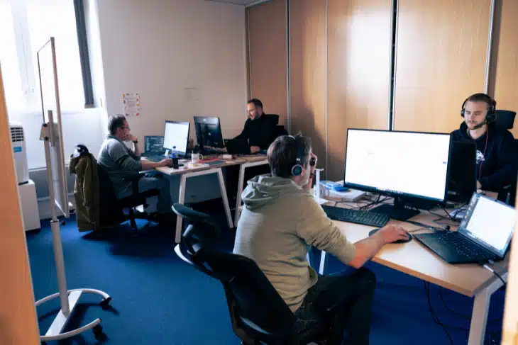 entrepreneurs dans un espace de coworking