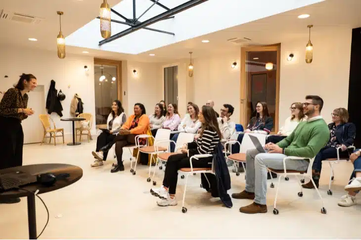 clients weforge dans l'espace de coworking