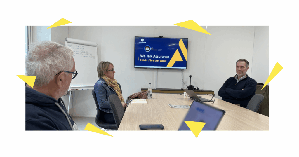 Xavier Leroux d'Assureurs Associés avec les participants de l'événement