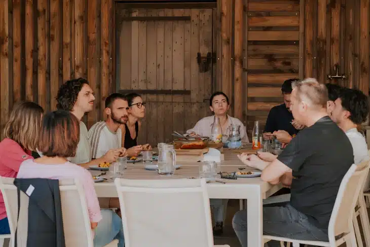 expériences sociales uniques Juste Là